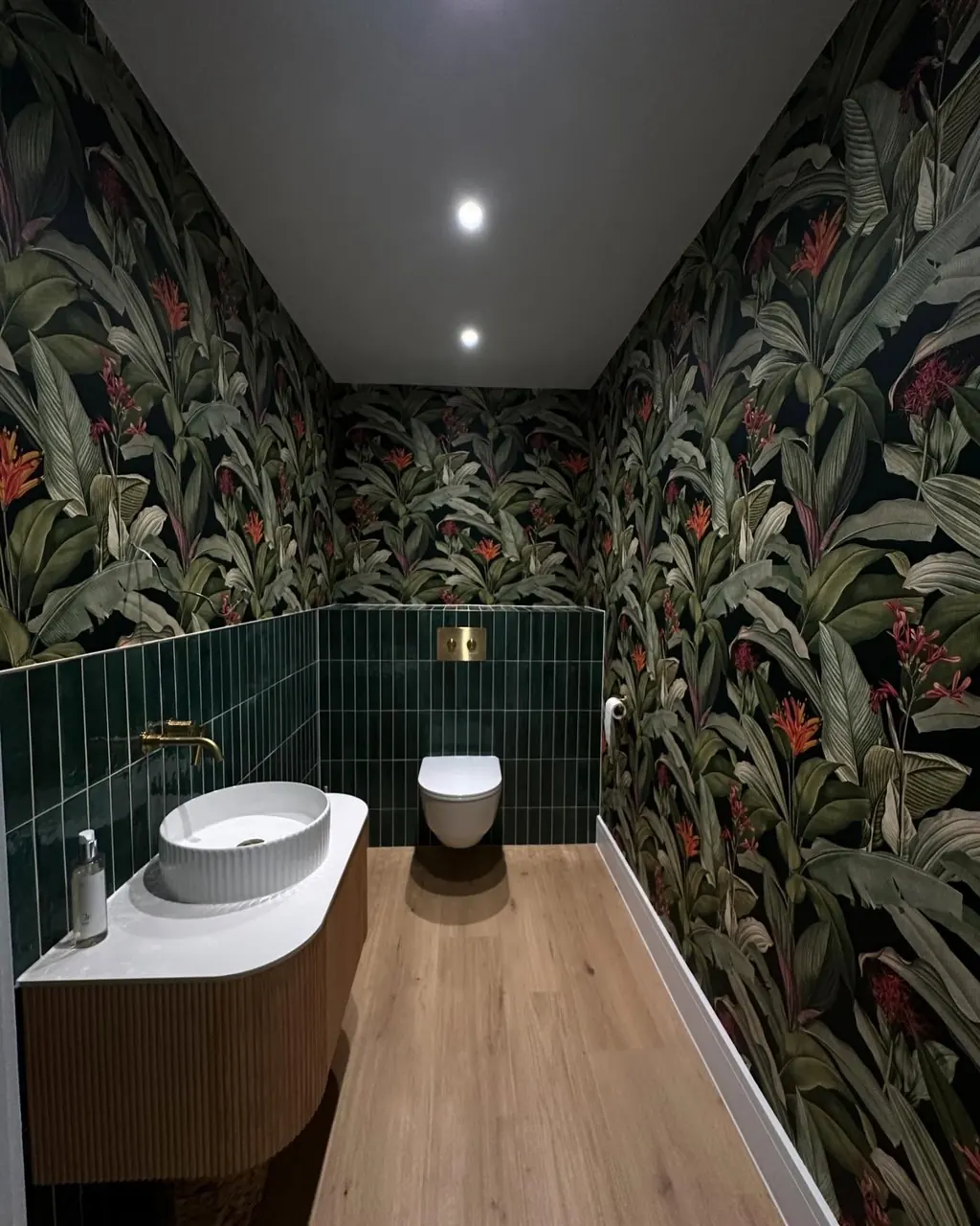 Cloakroom after professional wallpaper hanging